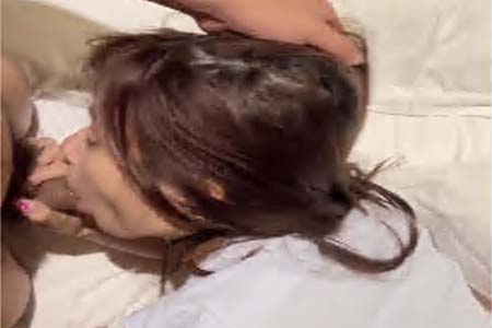 漂亮美眉 好好给爸爸口 只做我一个人的母狗好吗 不许吐 吞下去了吗 背着男友嘴当逼操吞了主人的精液 玩到高潮